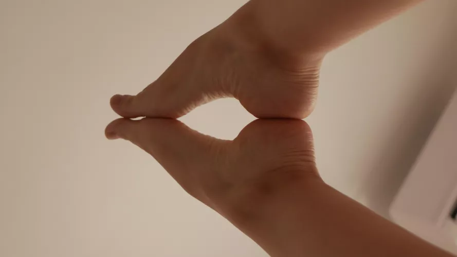 Small feet with big arches, are they a turn on for you? by LarasCpFeet