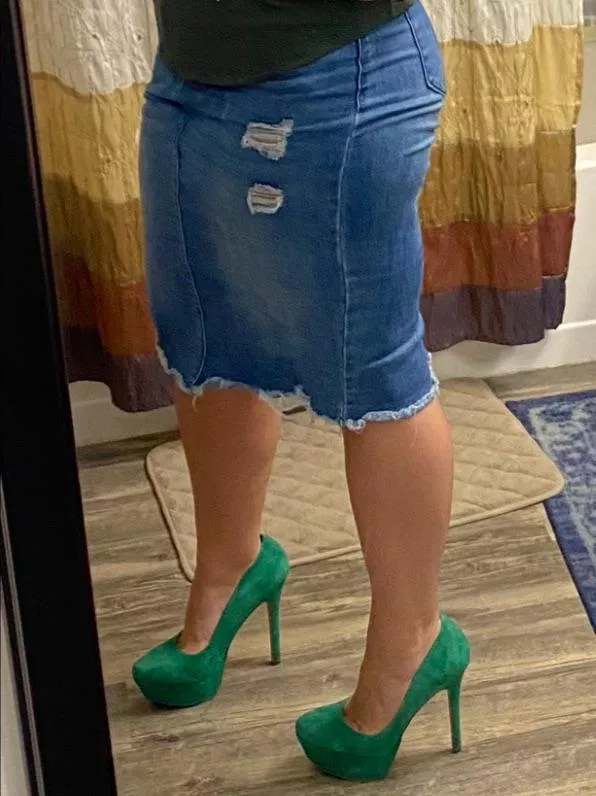 Suede Green 💚 (Jessica Simpson’s) posted by AZ_Heel7Wife