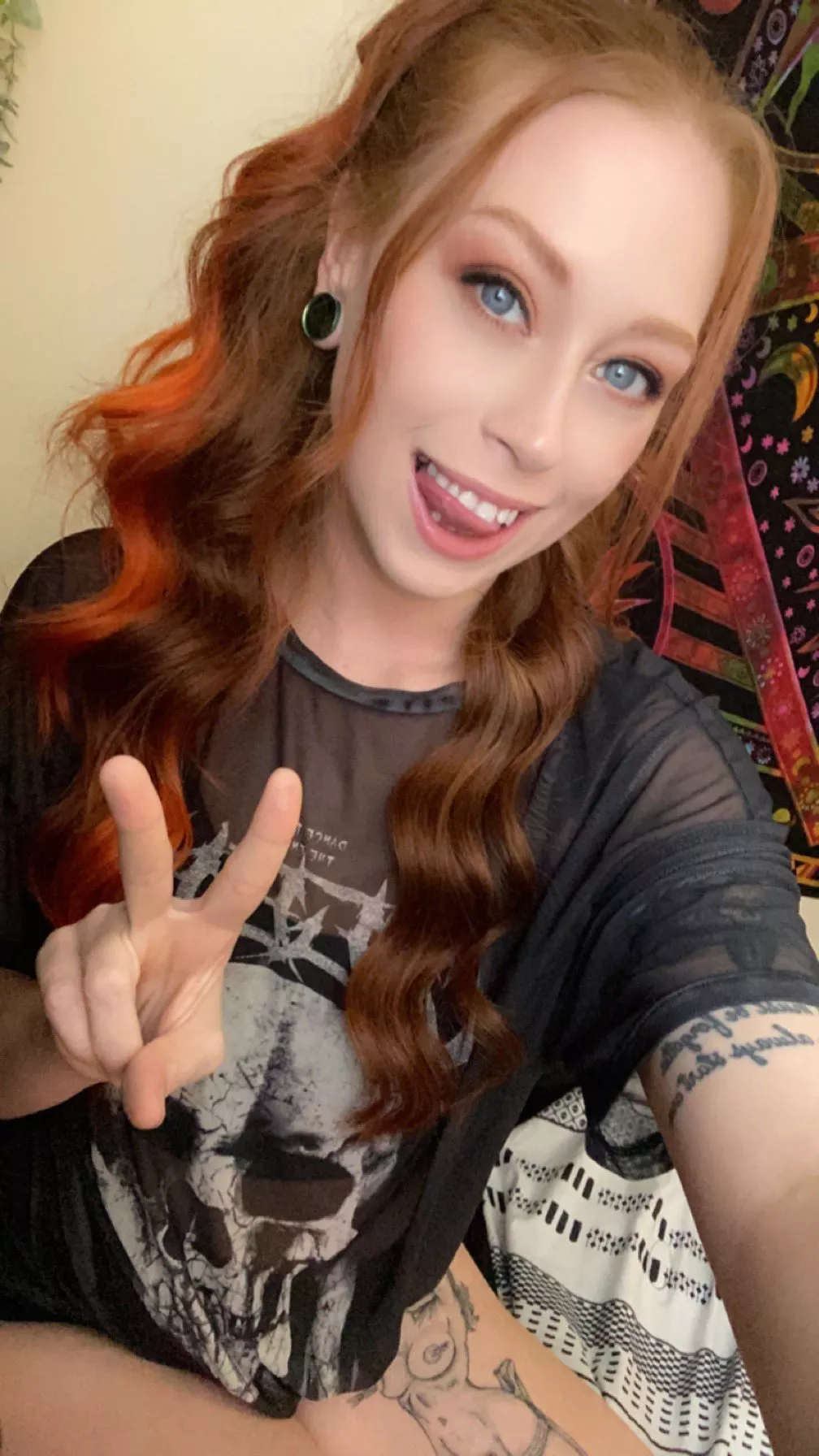 wazzzzzup :P posted by istayyawayyyX