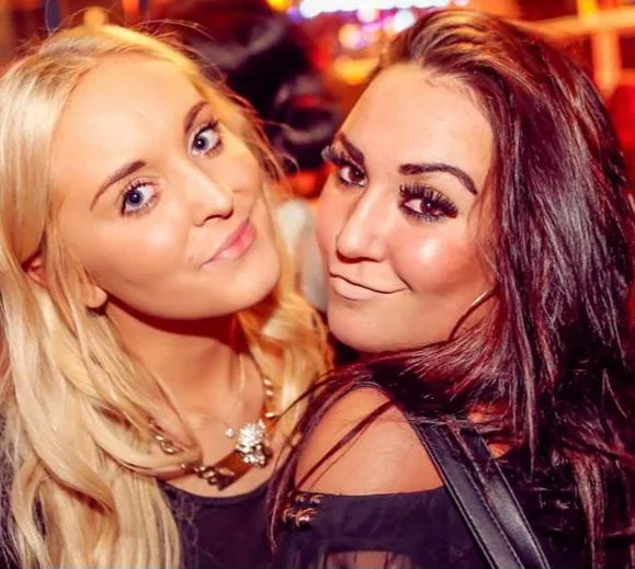 [2] Friends posted by Salt-Bus-5579