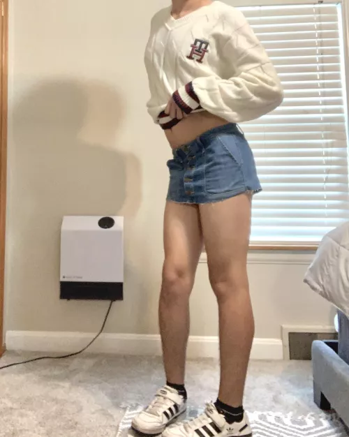 all I need is someone who wants to show me off <3 by dizzy4miles54