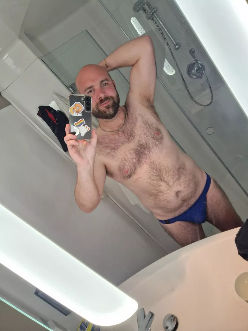 Am I hairy enough to count as a bear? posted by nick-likes-dick