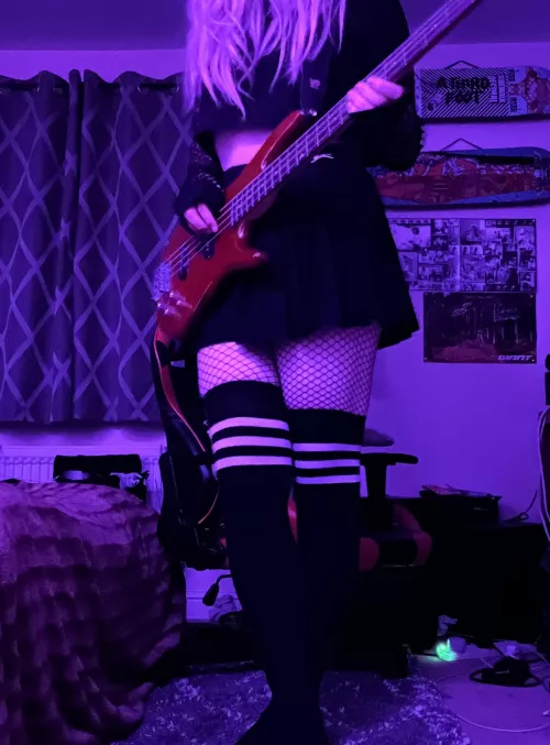 Anyone like a femboy bass player :3 by -_-drive