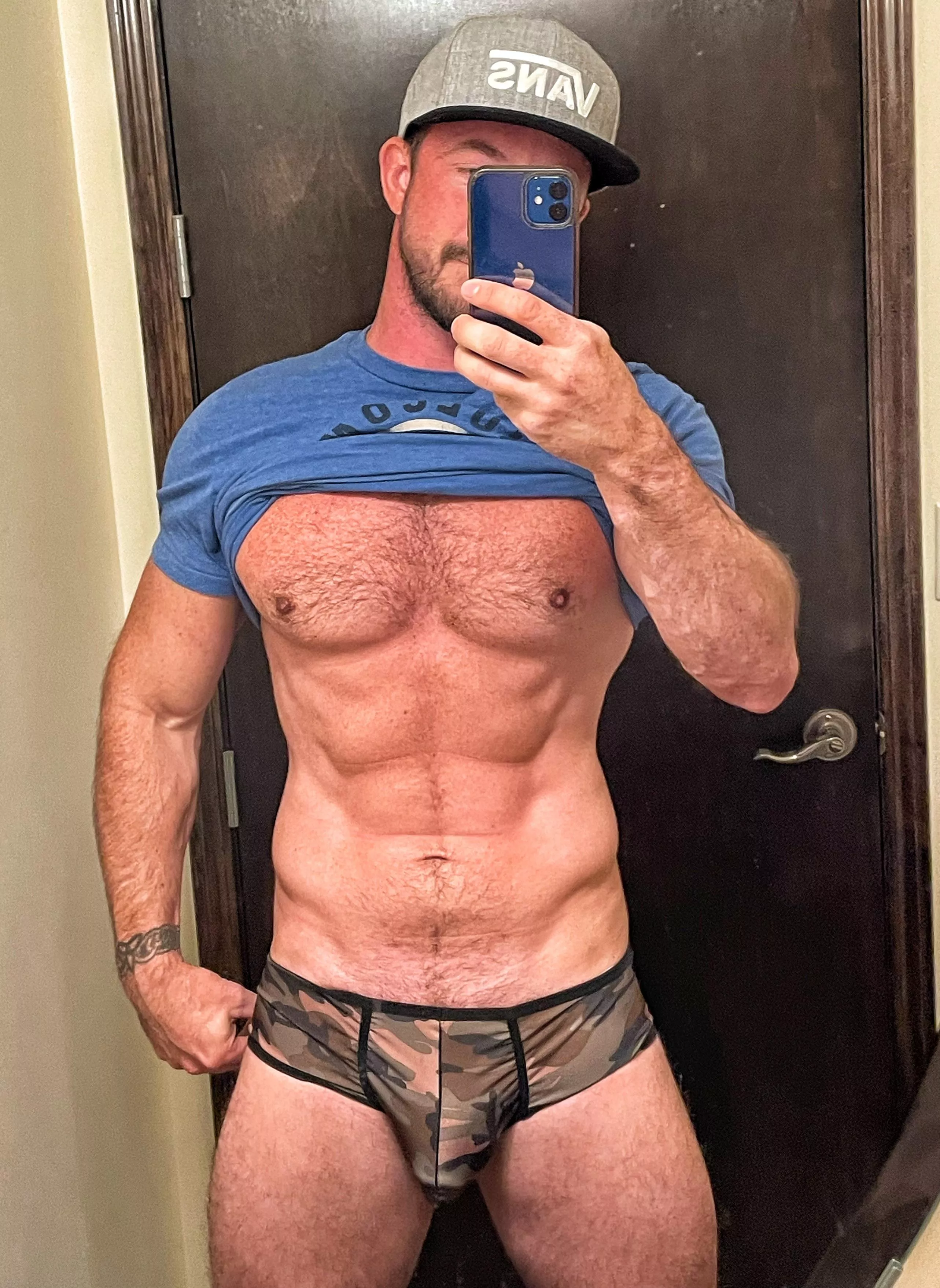 Bro (39) time? Let's hang posted by King_me84