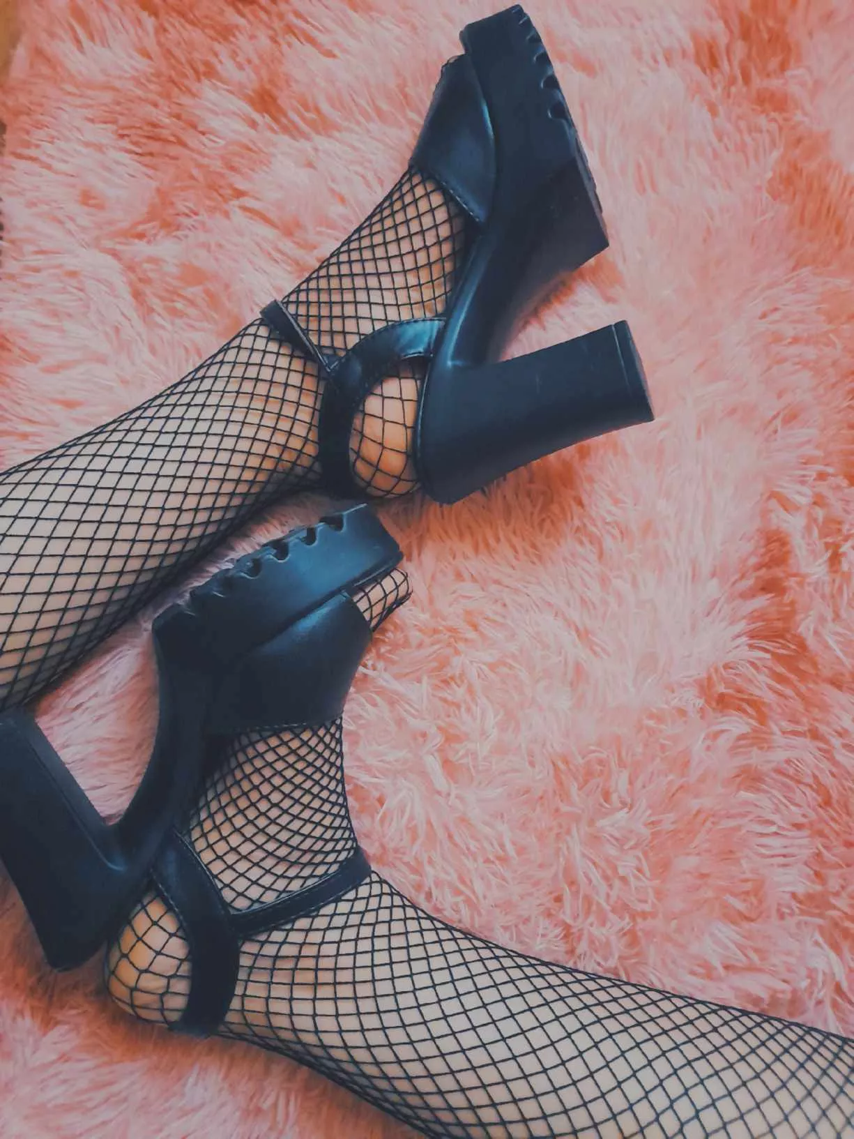 Can you resist the temptation of pale Asian feet in heels? posted by mojoperson