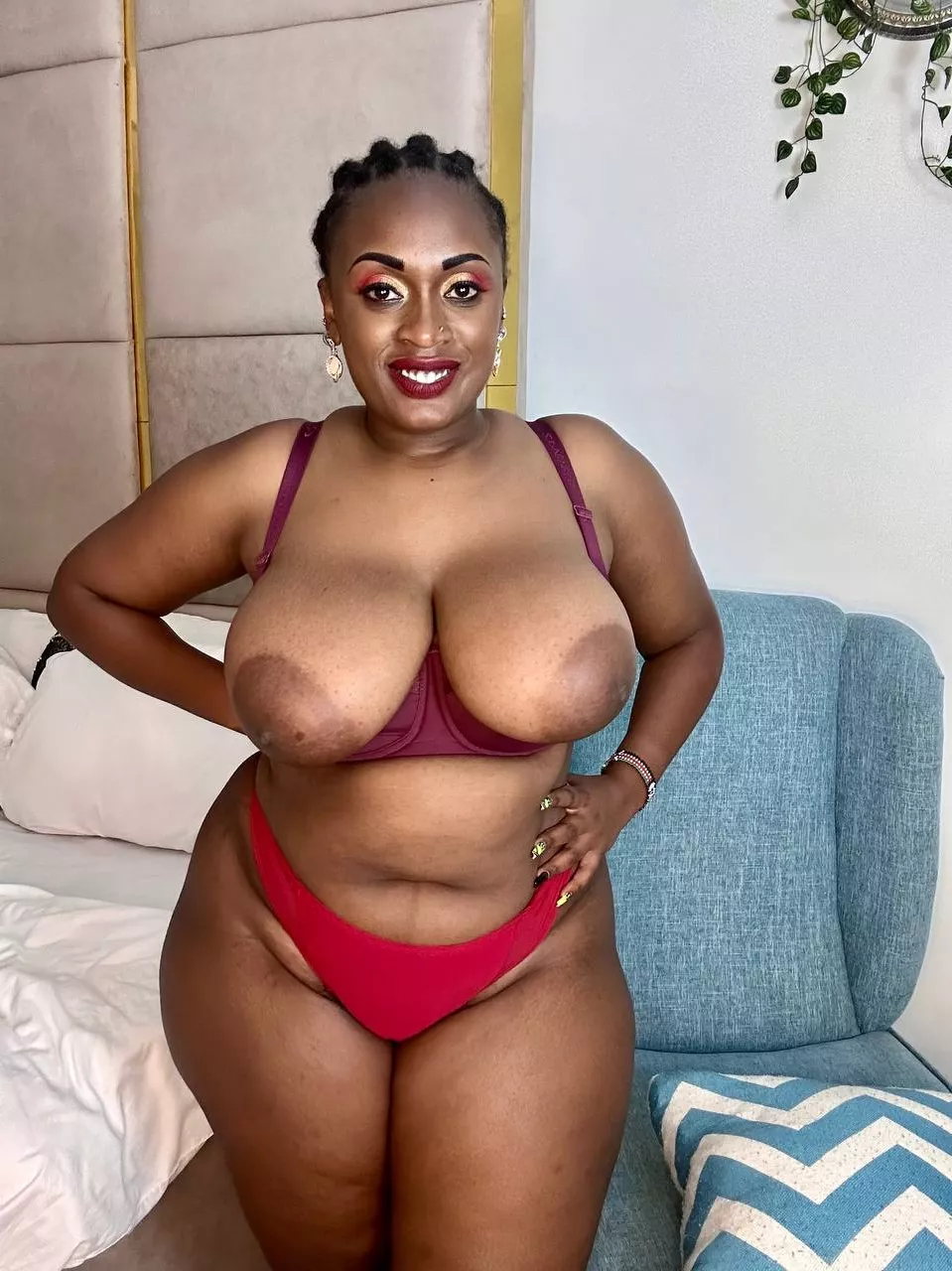 Could you suck on both nipples at the same time? posted by Rozie_99