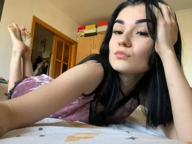 Feeling so lonely by Angelic_Seductress9