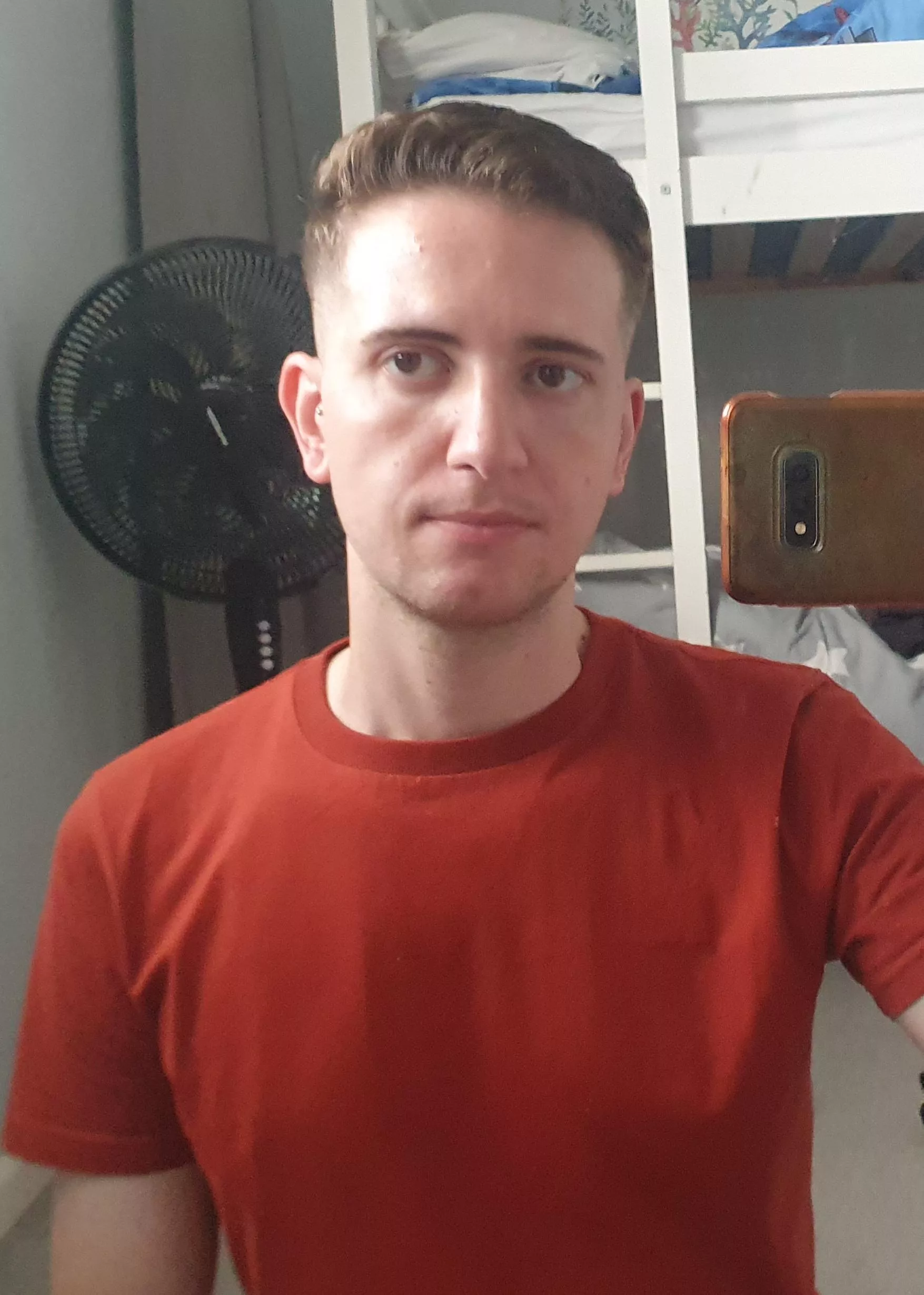 Howdy 👋 Guess how old I am, if you like. posted by sud092