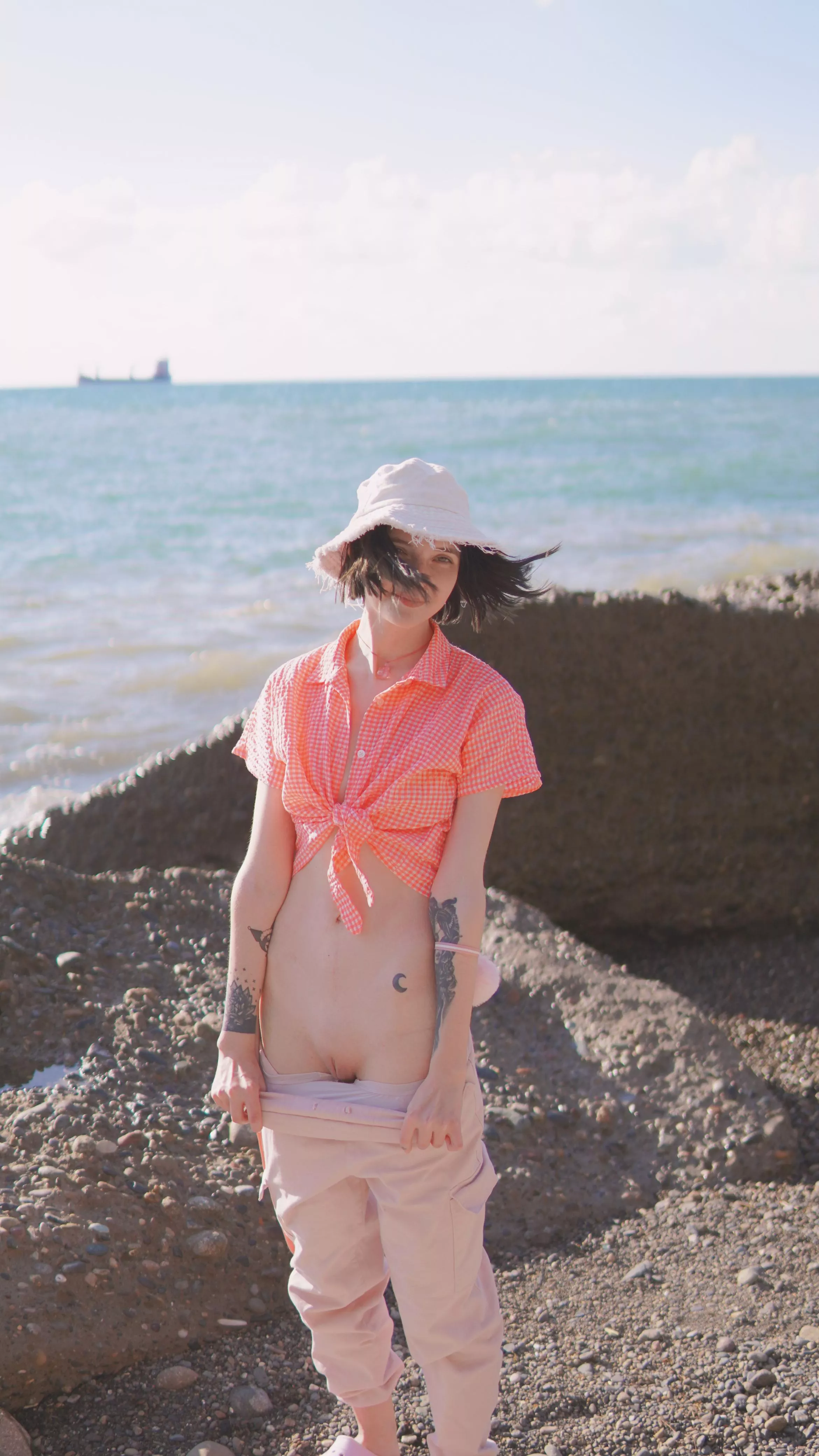 I am amusing myself posted by fluffy-Ellie