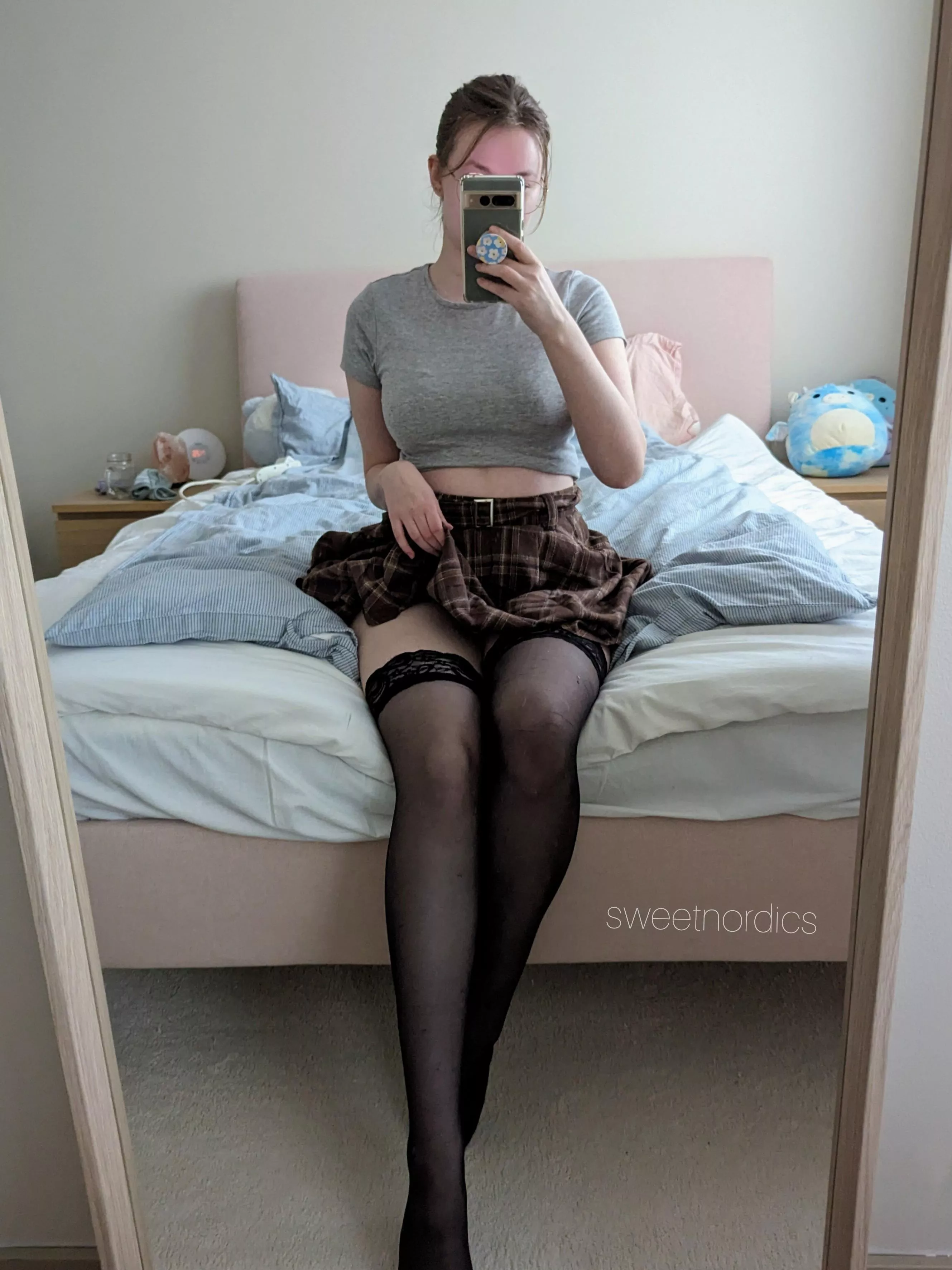 I got a new skirt 🤭 [f] posted by SweetNordics