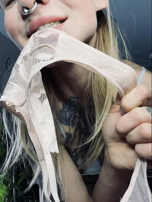 Lost in the intricate details of my wet bush by Cythia_Susa