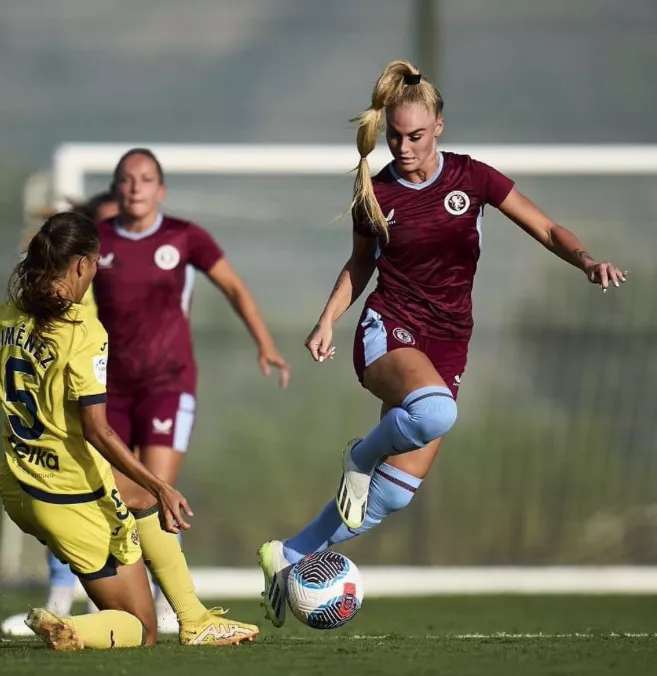 OMG I had so share this beast of a pony tail! posted by IamAlishalehmann7