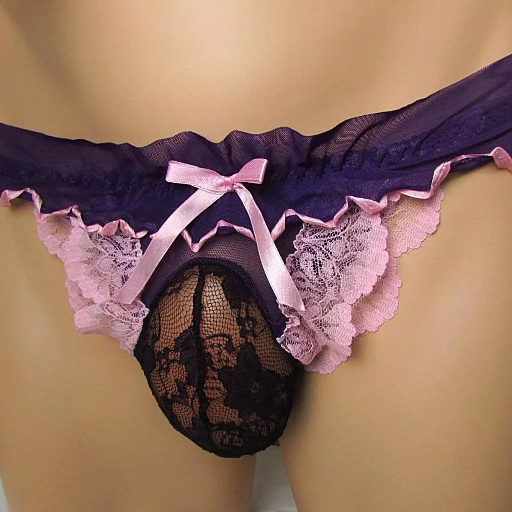 Pretty bulge posted by Agreeable_Menu6491