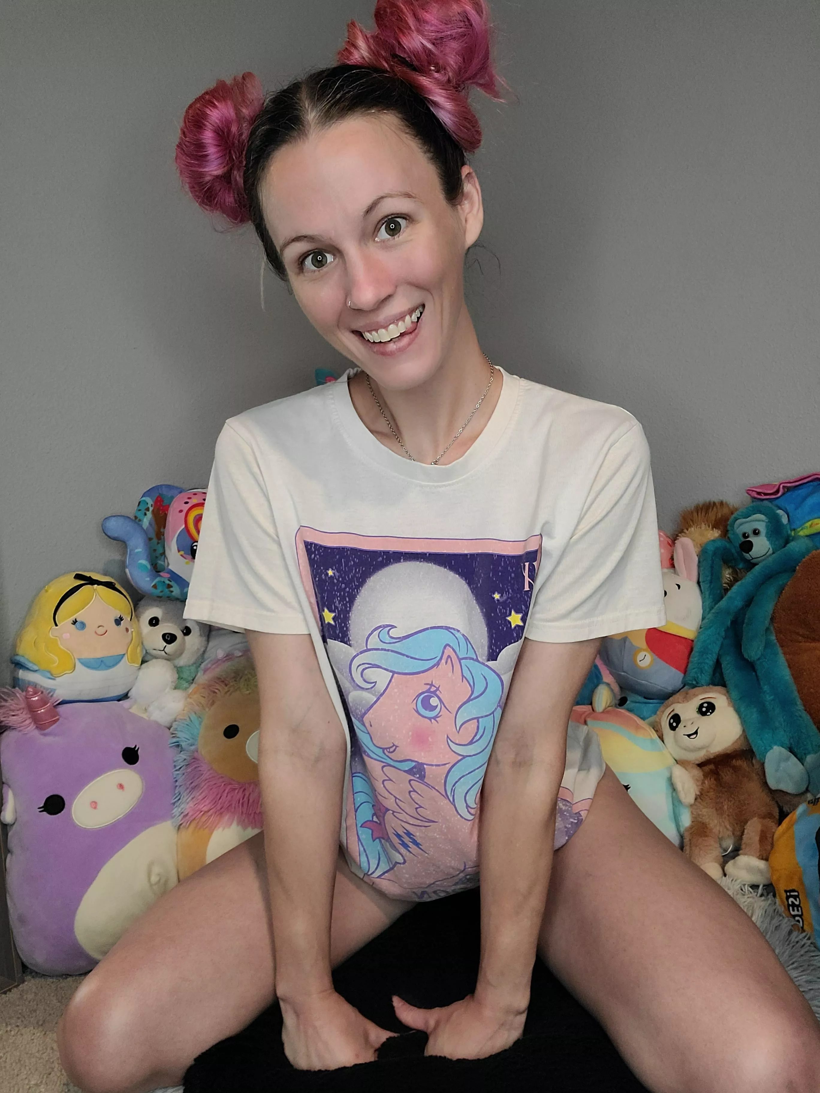 Relaxing before bedtime [F] posted by xo_Emmarose_xo