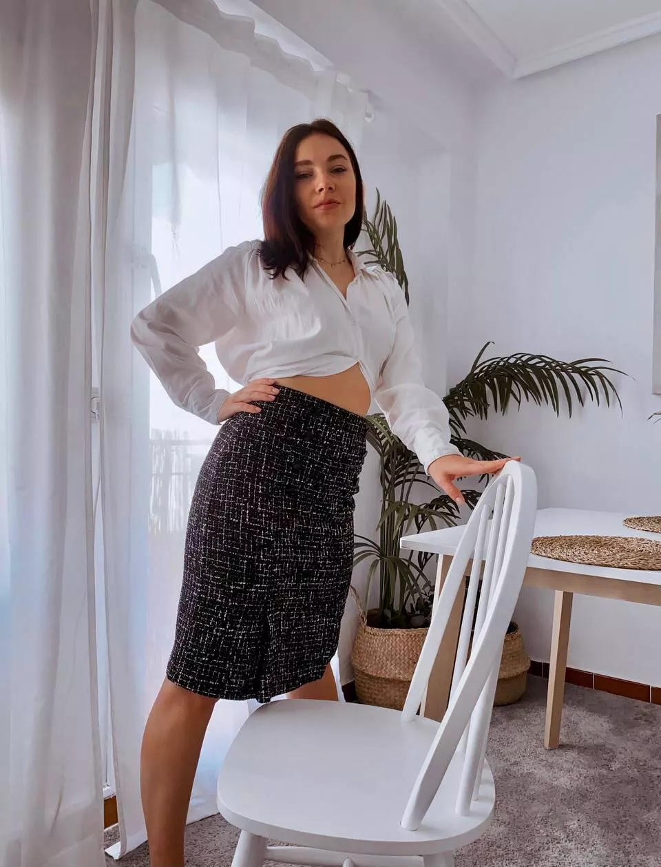 strict secretary in action posted by Harpereai