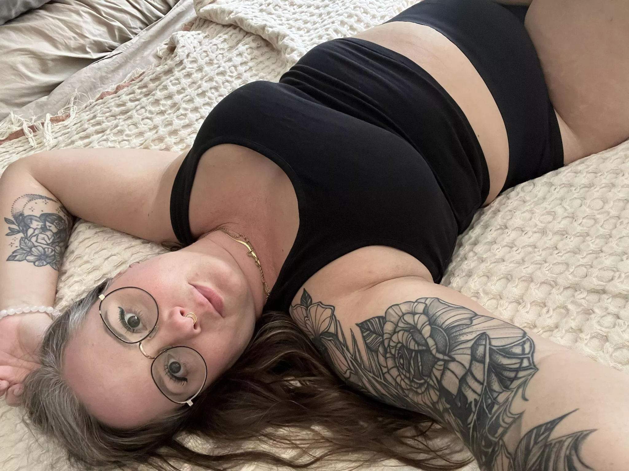 This is your sign to fuck a MILF who wears glasses posted by BillieBloom