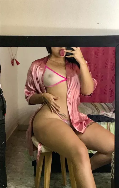 Who wants a secretary wife by NowLoad73