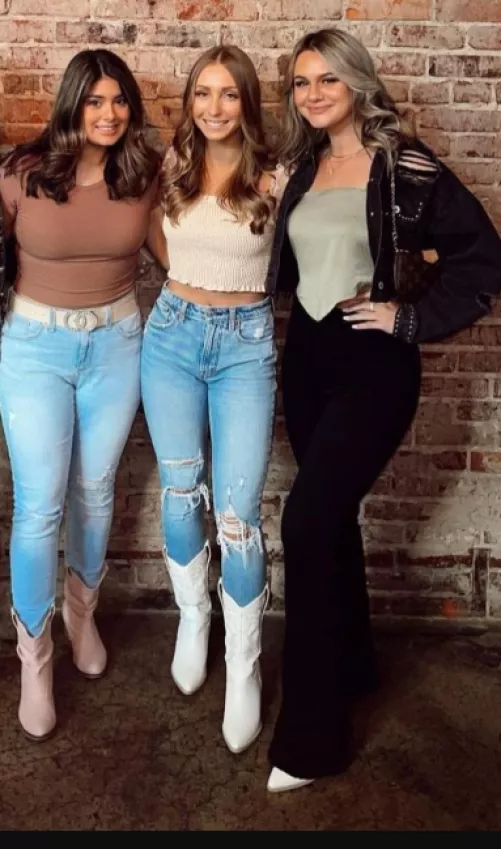 🧱 gals by Chaturbater1