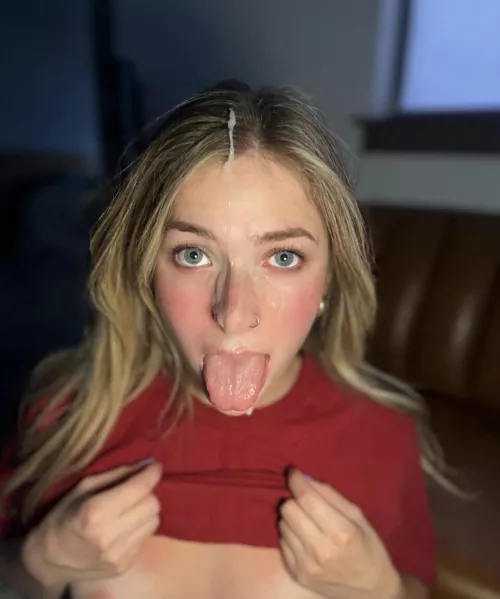 I’m just a blue eyed cumslut that loves to please :) by jessnjamez