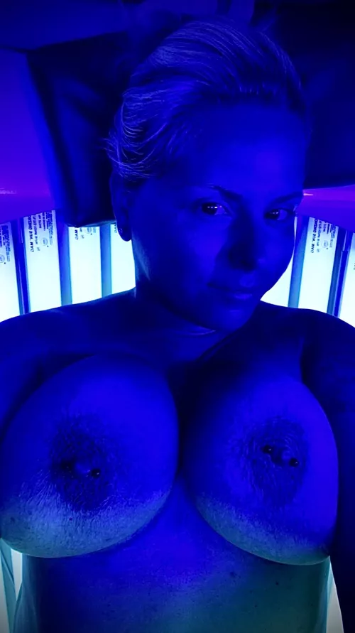 Keeping the summer glow by SR041621