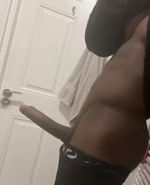 Lengthy & heavy side view 🤴🏾 by Alpha-A11