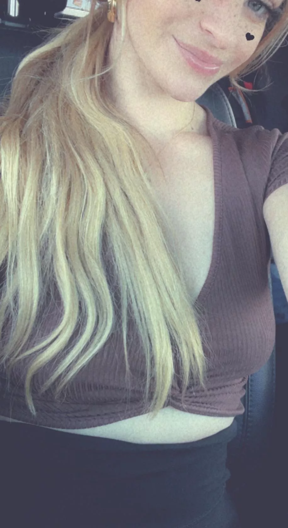 My blonde hair is getting so long 💕 I love it 🥰 posted by OtherWallaby6662