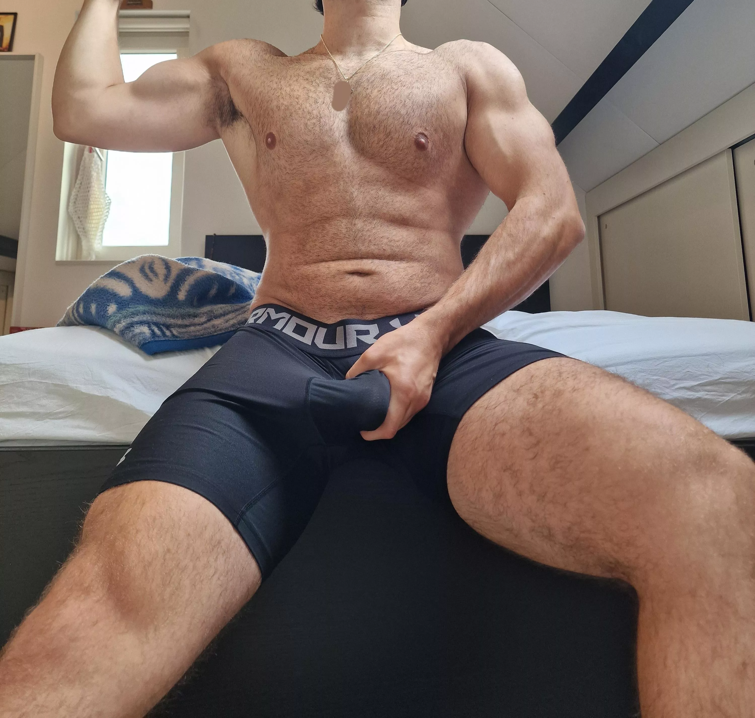 Need someone to pin down on my bed. posted by nickleenderens