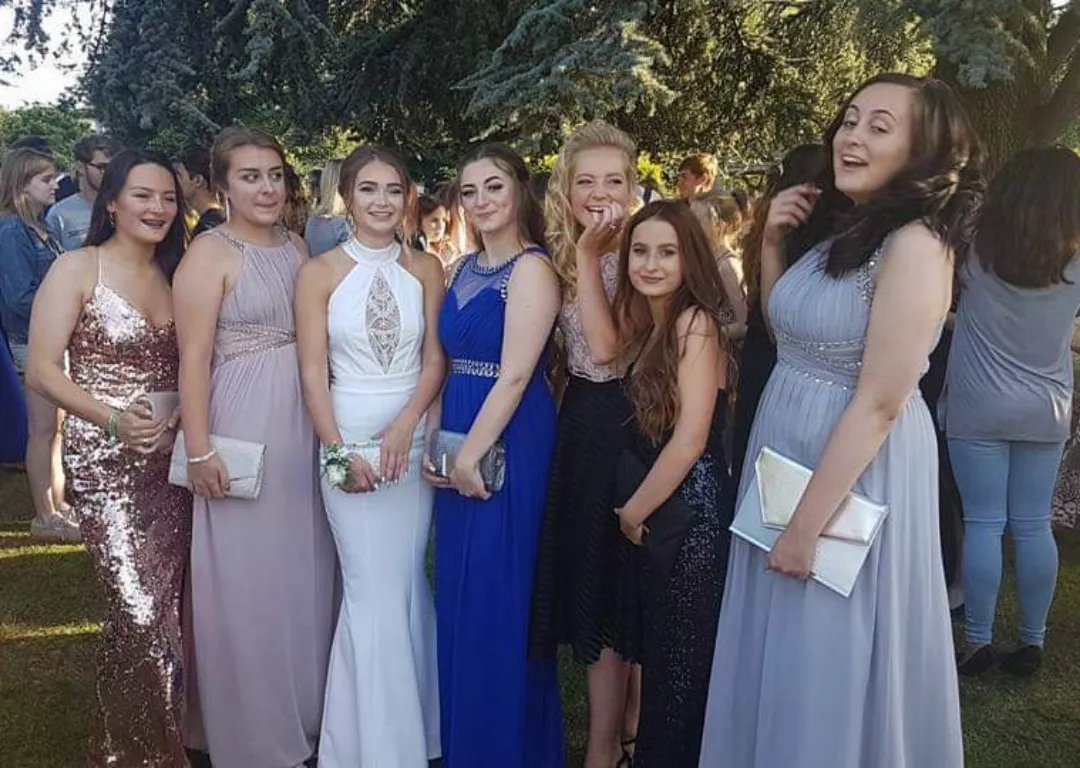 Prom Girls posted by Fit-Medicine-560