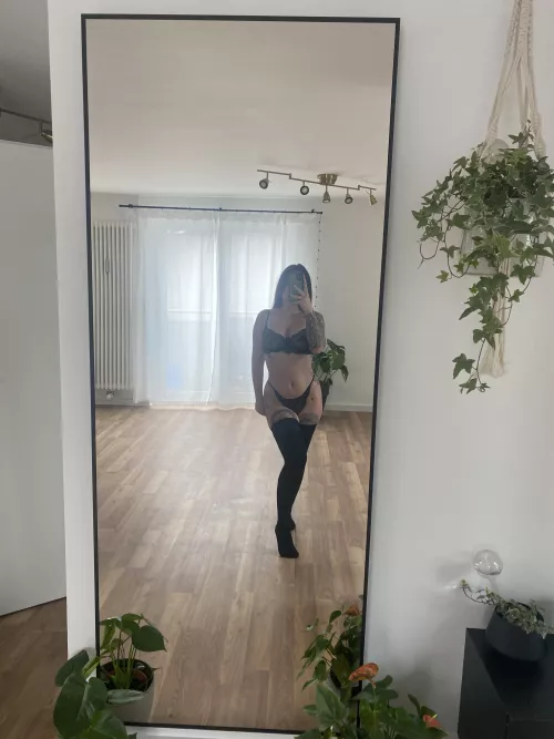 sending something to the first 100 comments by ollyelche