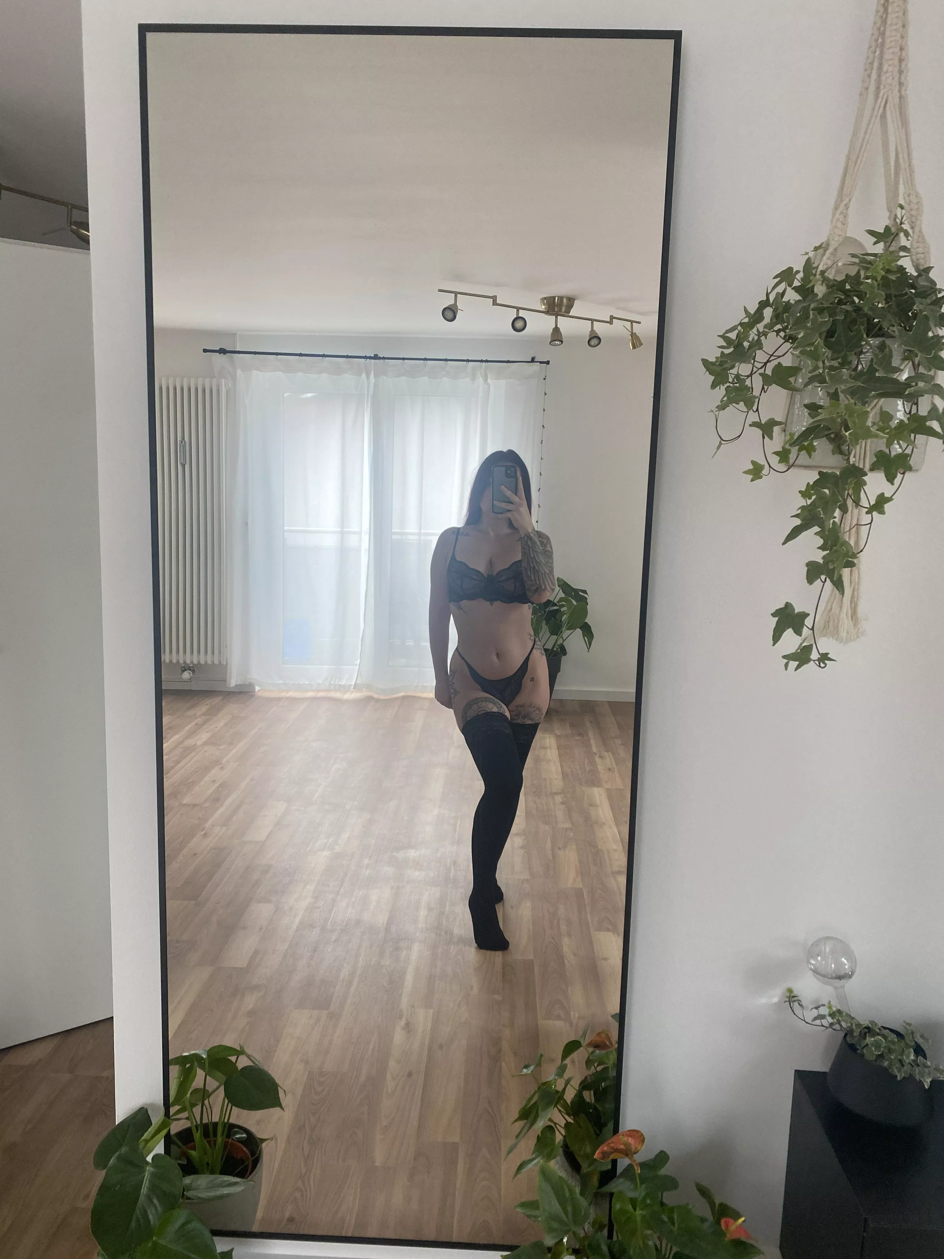 sending something to the first 100 comments posted by ollyelche