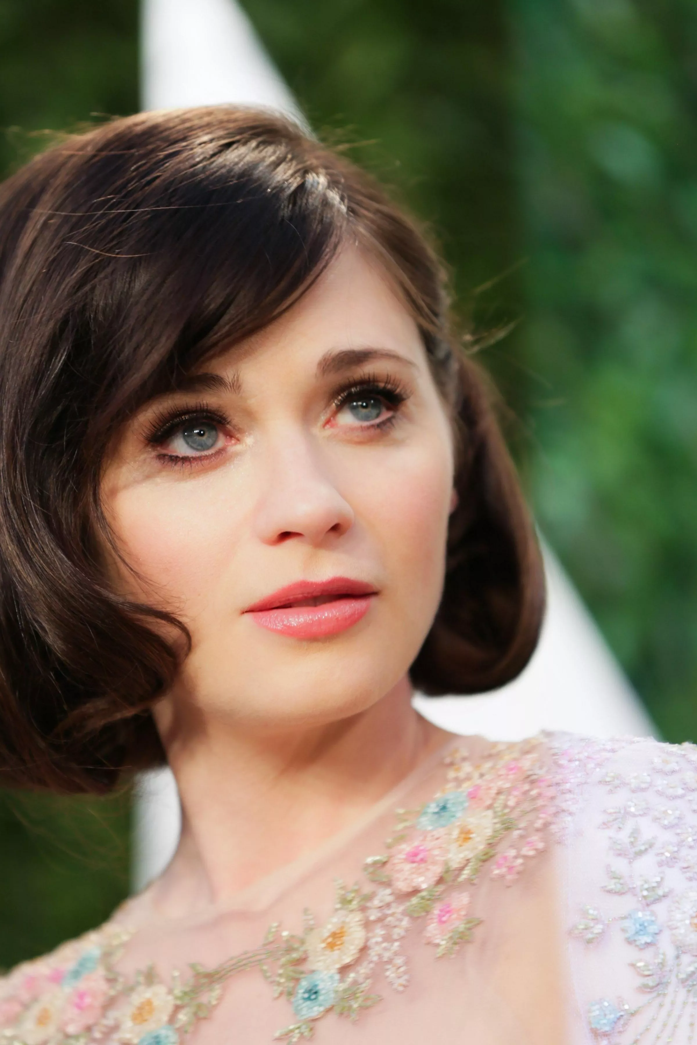 Zooey Deschanel (High Res) posted by drippyOffal185