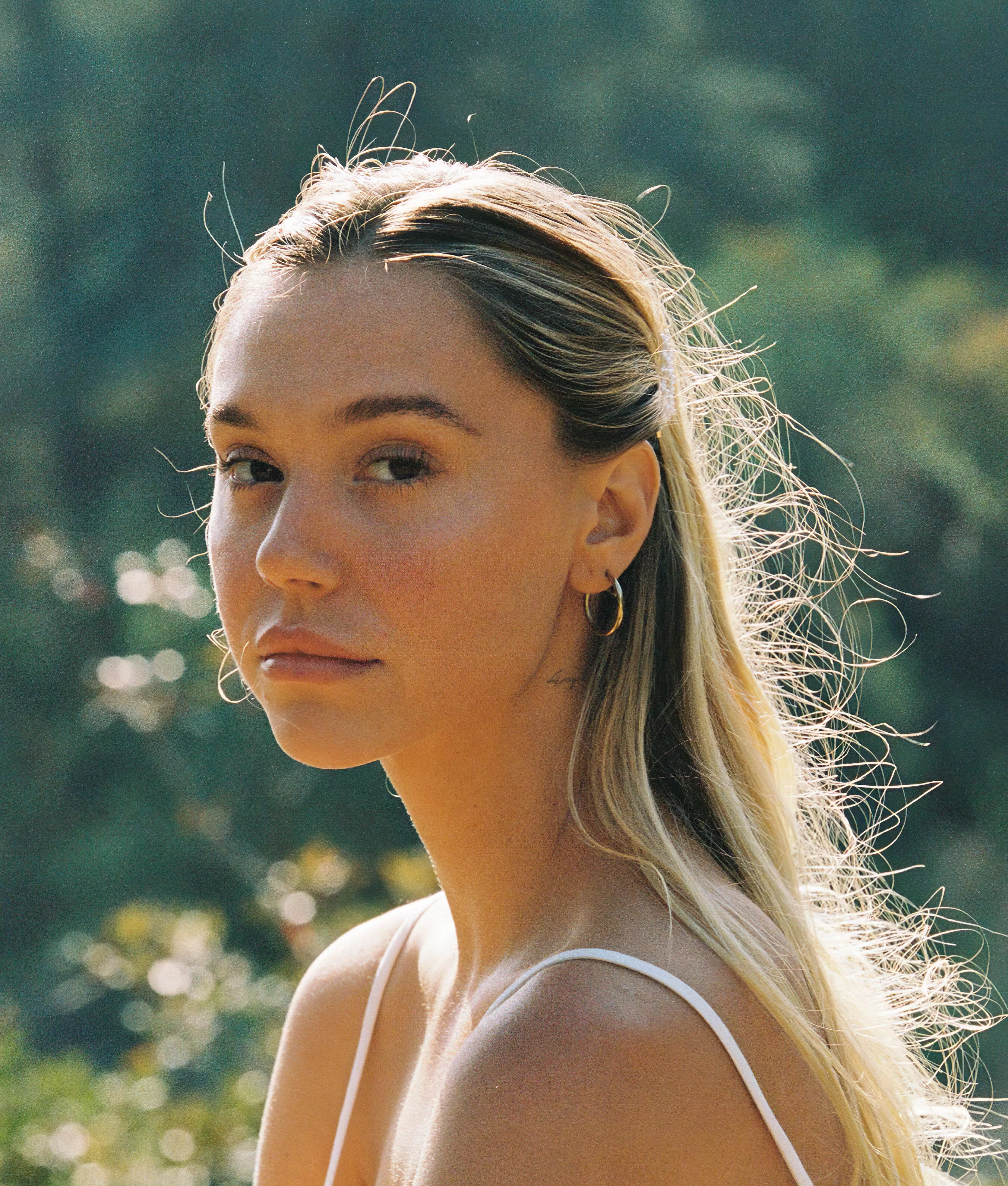 Alexis Ren posted by cashmere1977-2