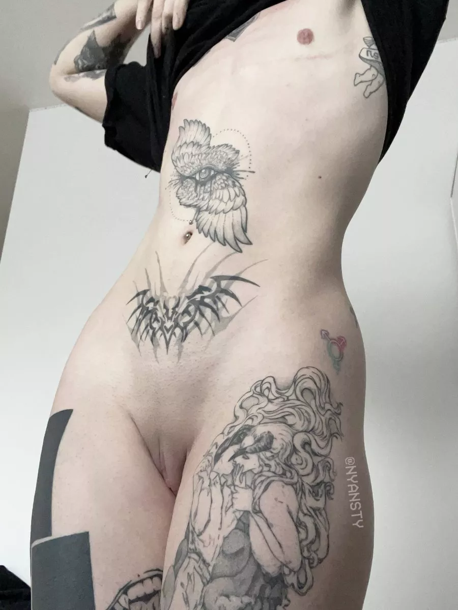 begging for your attention 😵‍💫💘 posted by nyansty