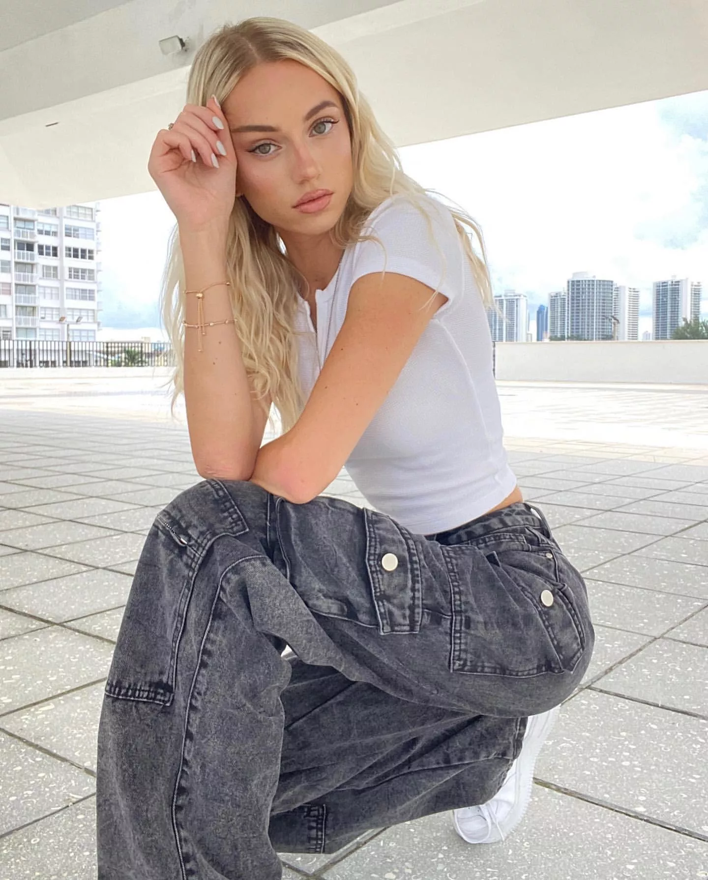 Catarina Shank posted by HonestRunner