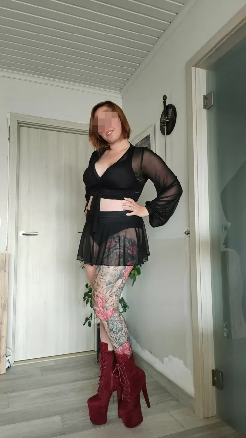 Exotic pole dancer 🙋‍♀️ by juliana_moore