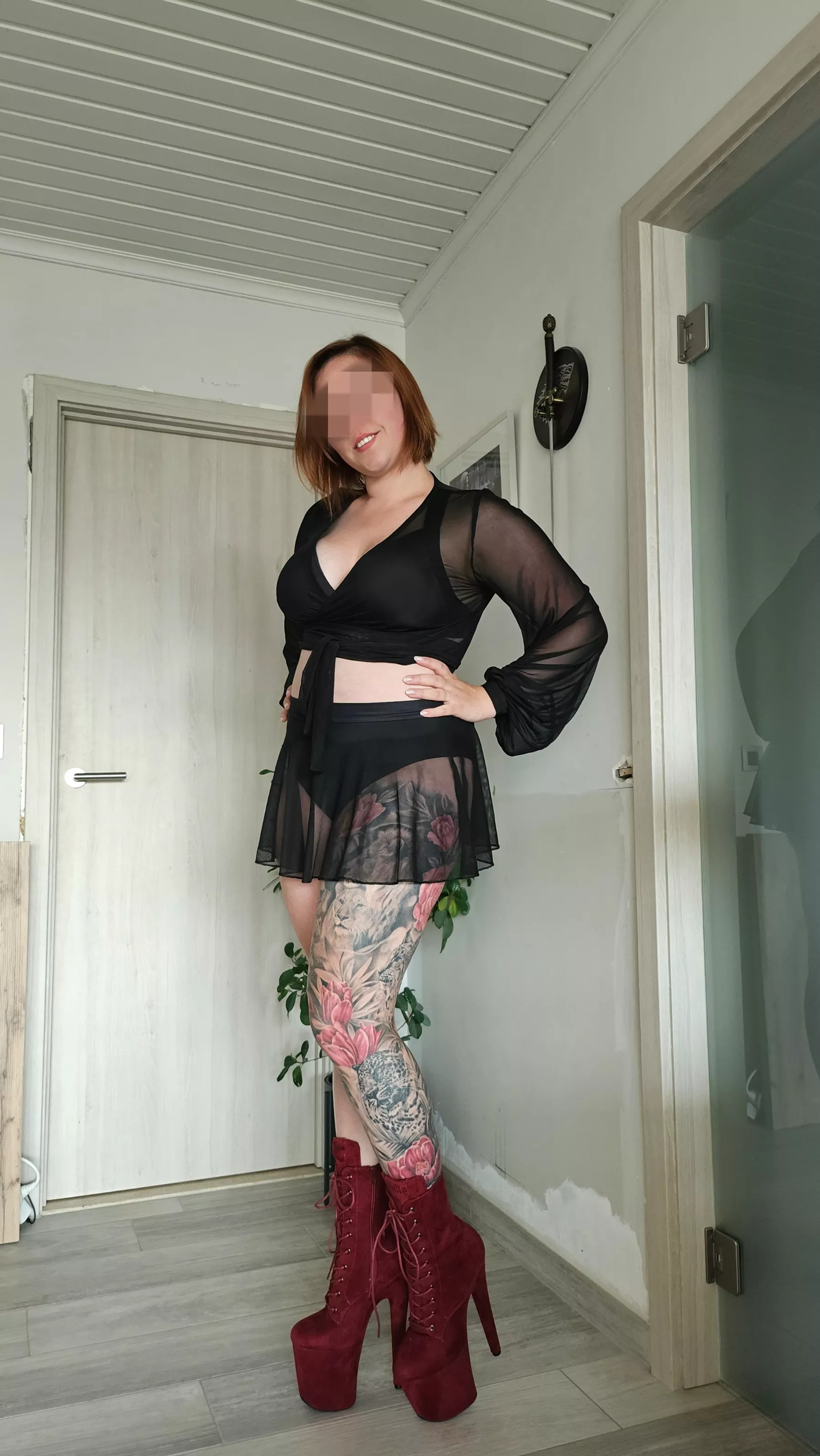 Exotic pole dancer 🙋‍♀️ posted by juliana_moore