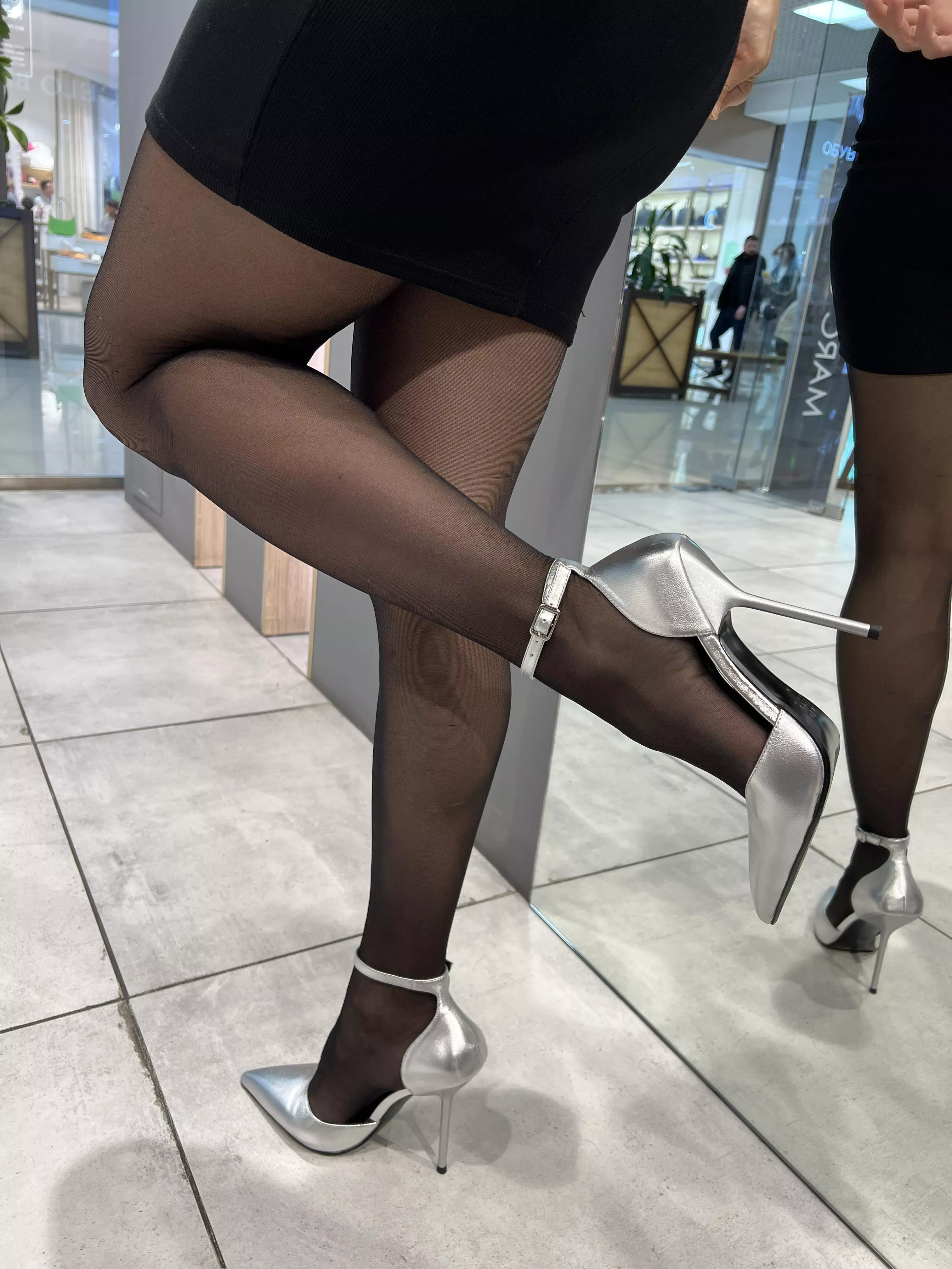 Feeling very sexy in my outfit posted by Specialist-Fill-8013