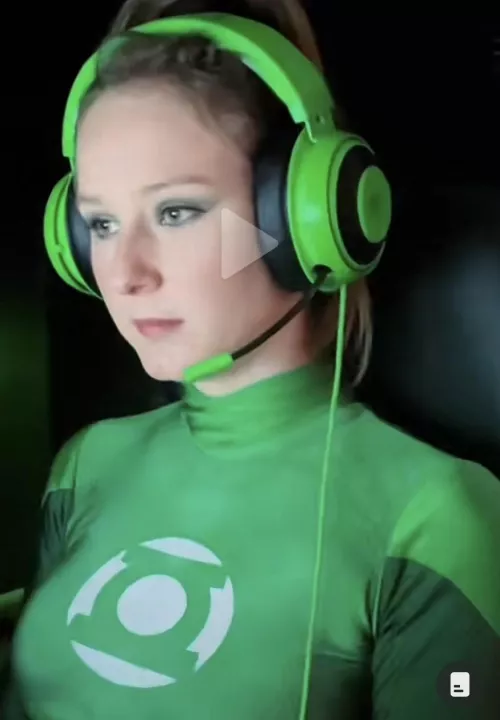 Green lantern gamer @kimberleytayla by tyronefenton