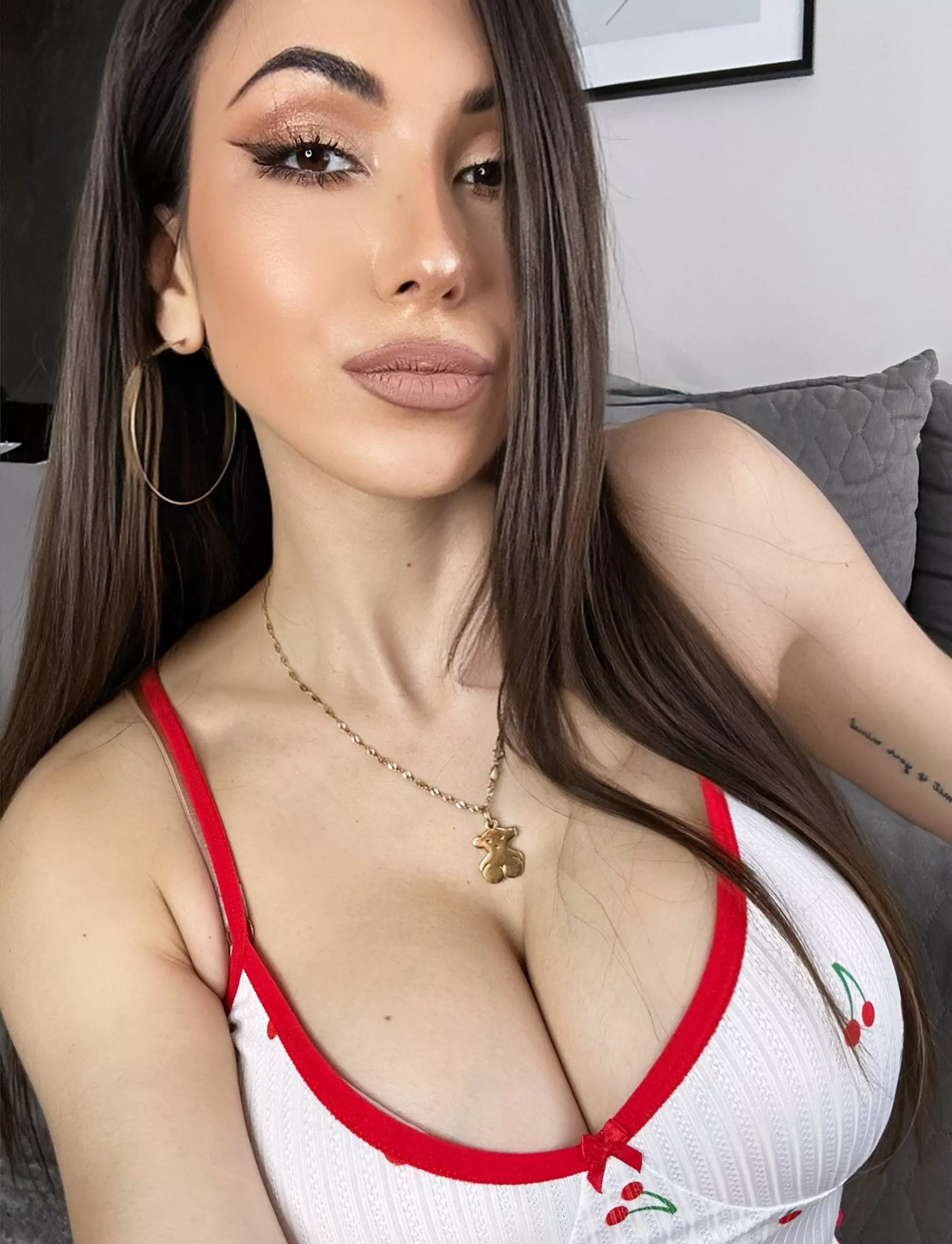 I feel cute in white posted by missess91