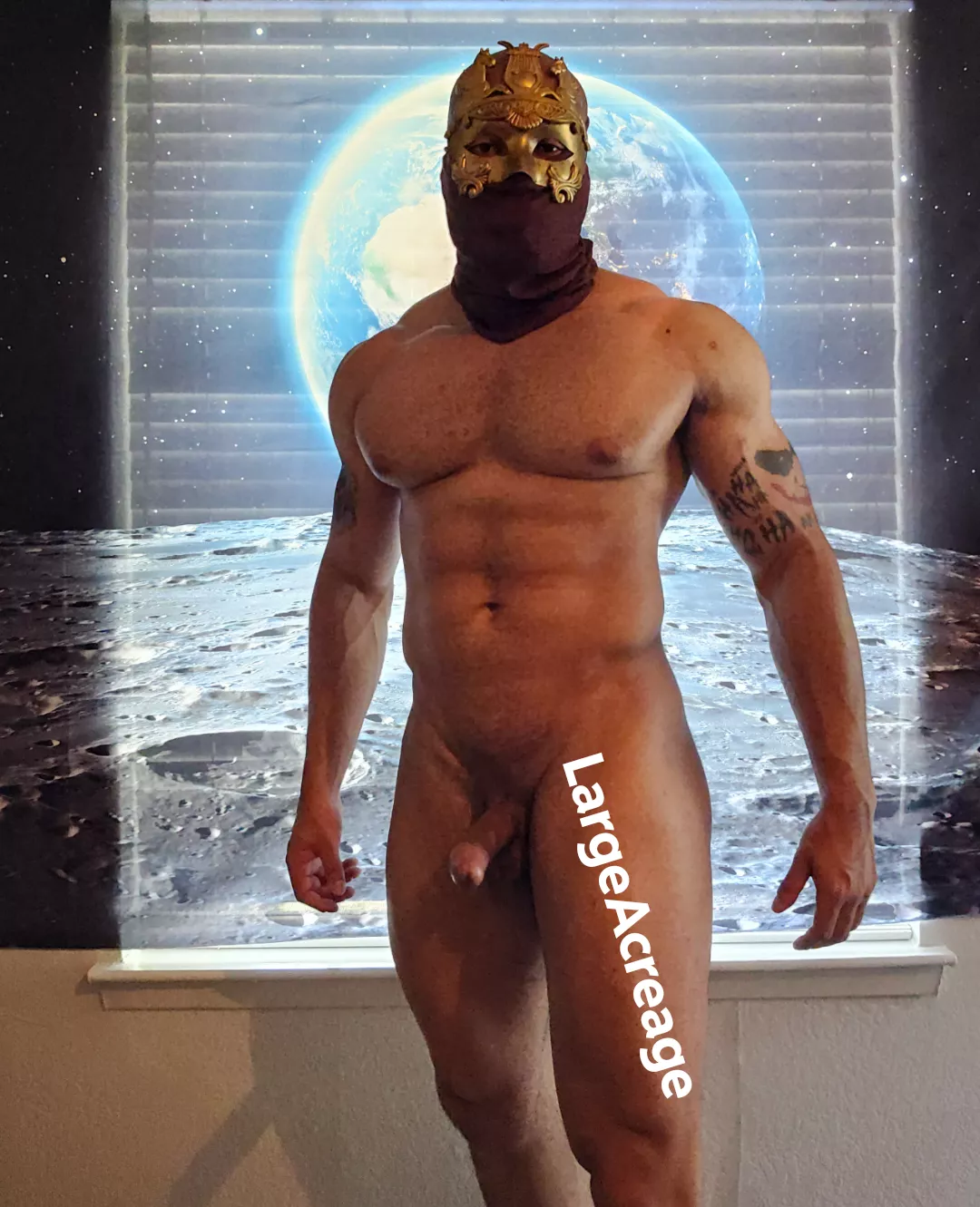 Lick the tip 😋 posted by LargeAcreage