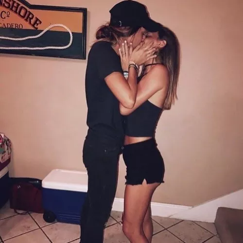 Skinny Babes by whitetoweltw