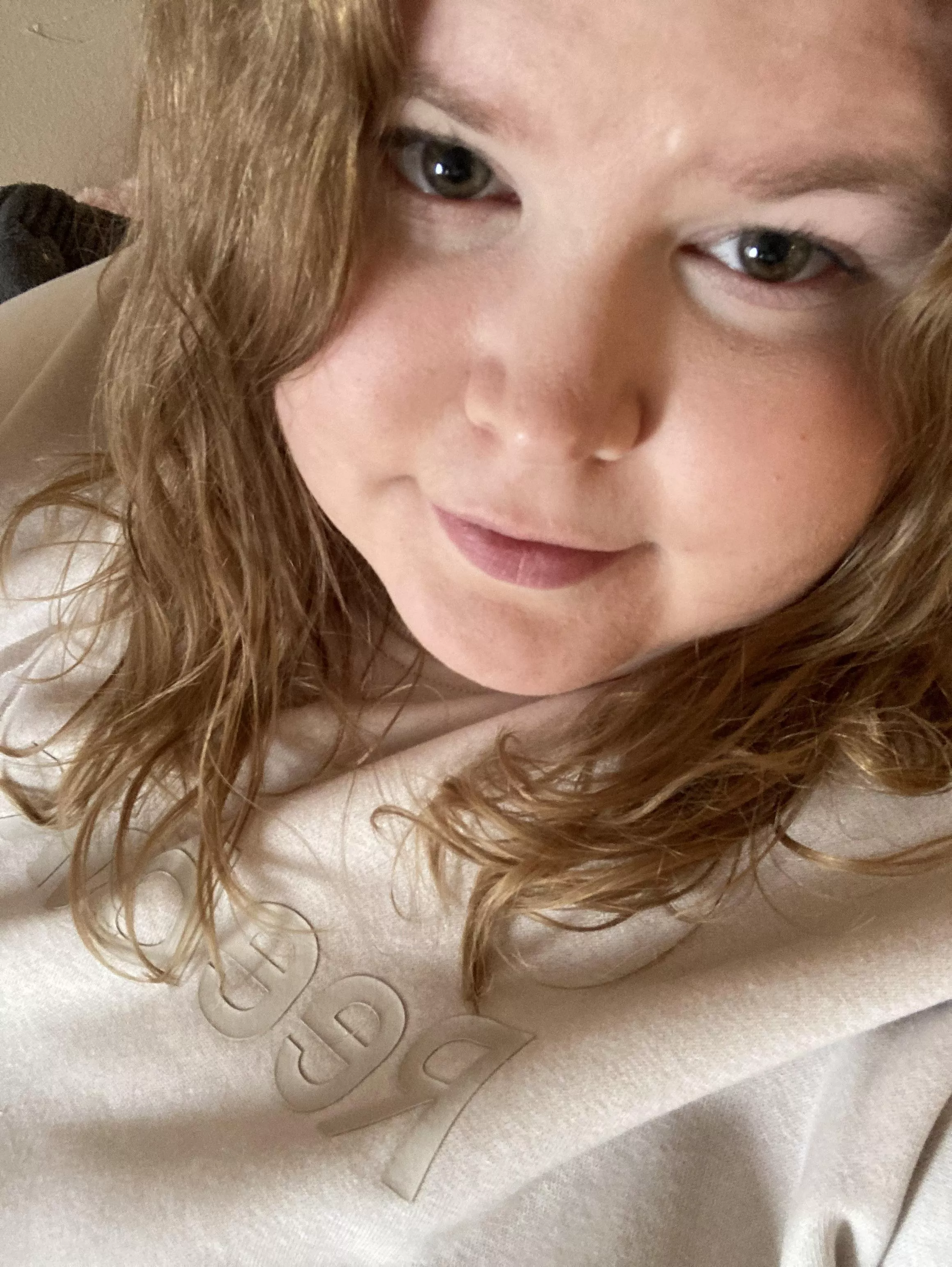 Sleepy today 🥱 posted by Lizzihart