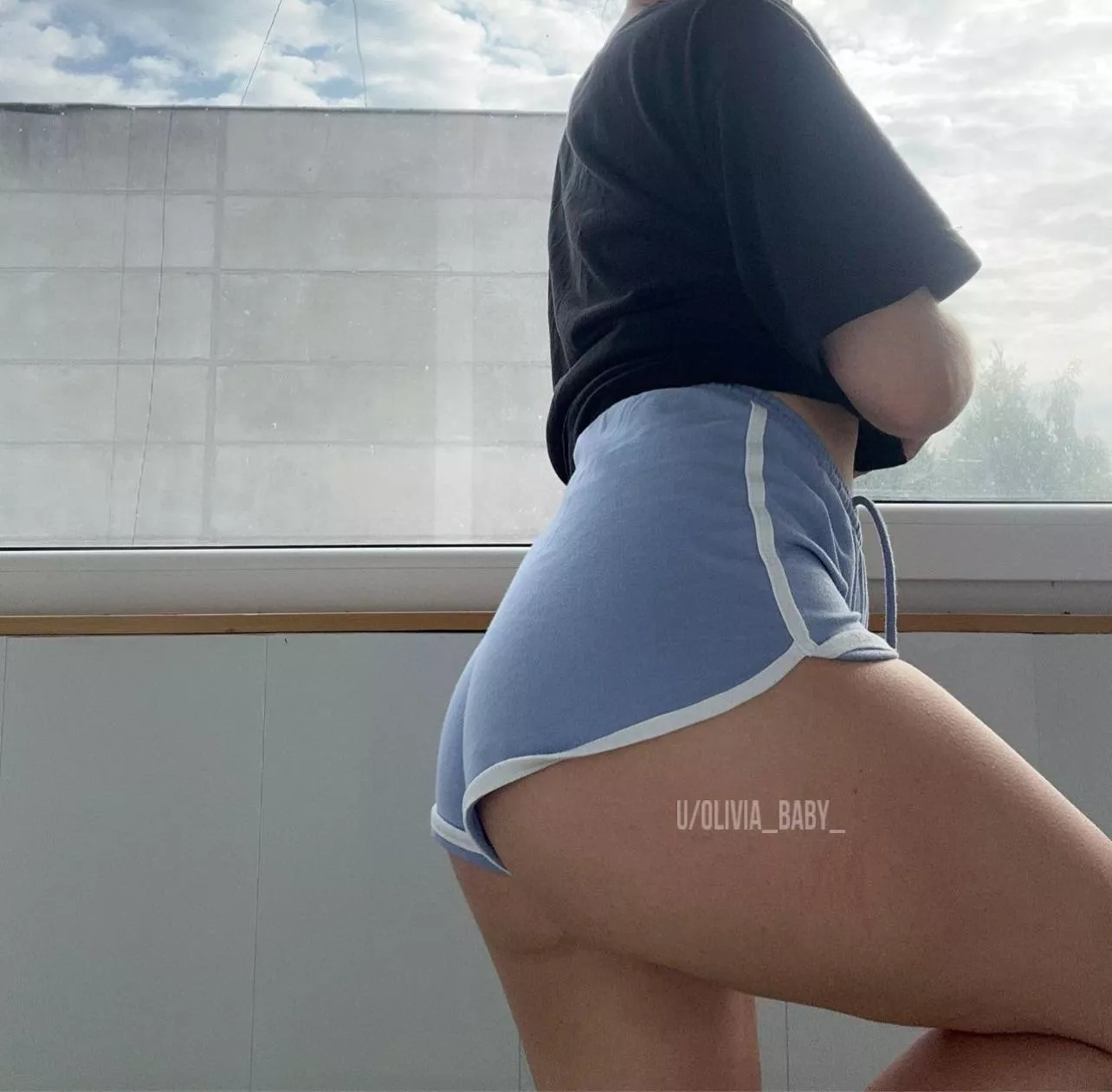 While warm days still allow you to wear your favorite shorts even on the street, I do not lose the opportunity 😍 posted by olivia_baby_