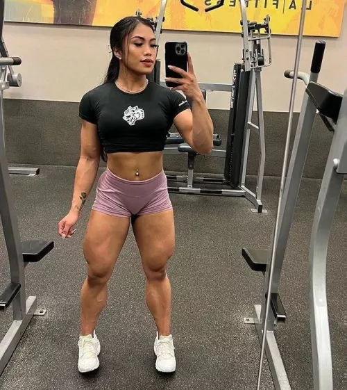 Wow! Her quads are INSANE! by ArsenalGoonerFanbase