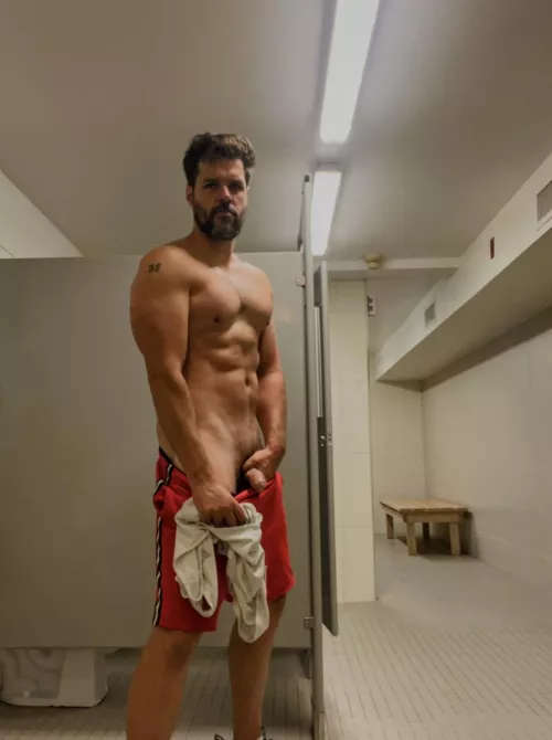 (37) 6’4 220. Still need that motivation so turn the arrow orange and lemme know whatcha think by StrictAd8071