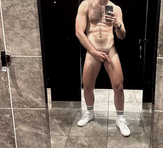 6’ 3” 200lbs of otter by Fun-brothers