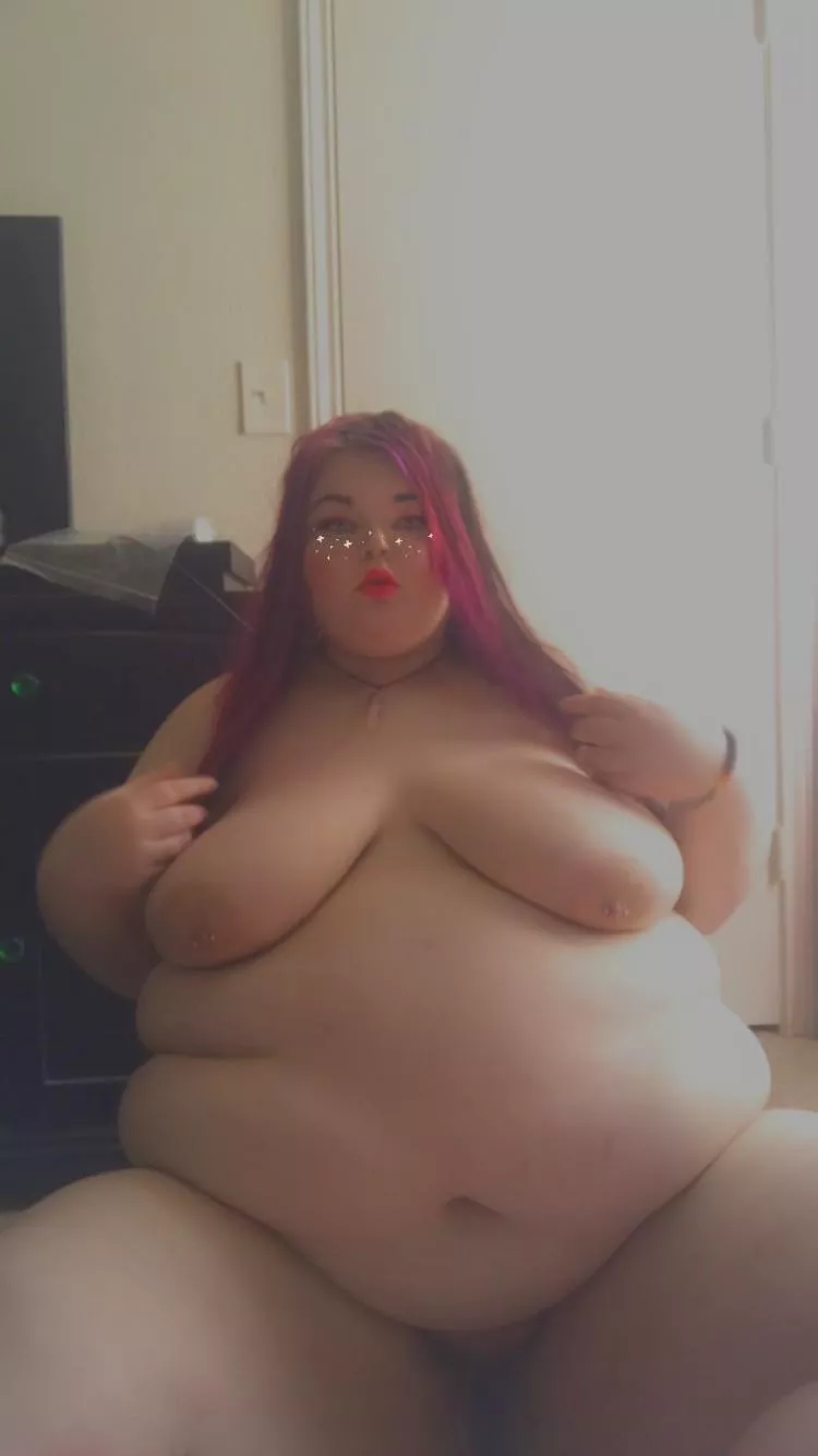 Big horny girl posted by batgirlbbw21
