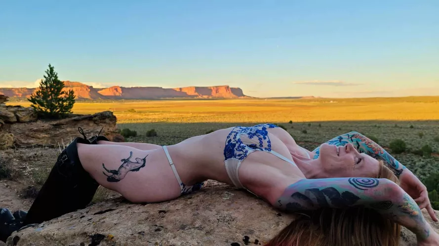 Curves by ababypinecone