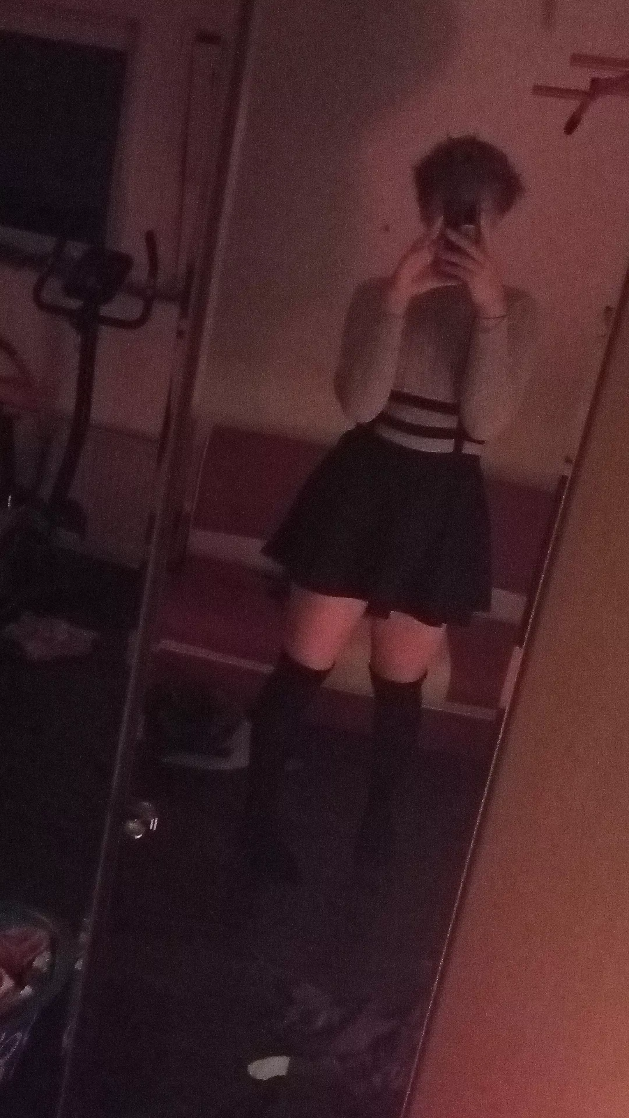 got them mom hips>:3 posted by EntertainmentNo7632