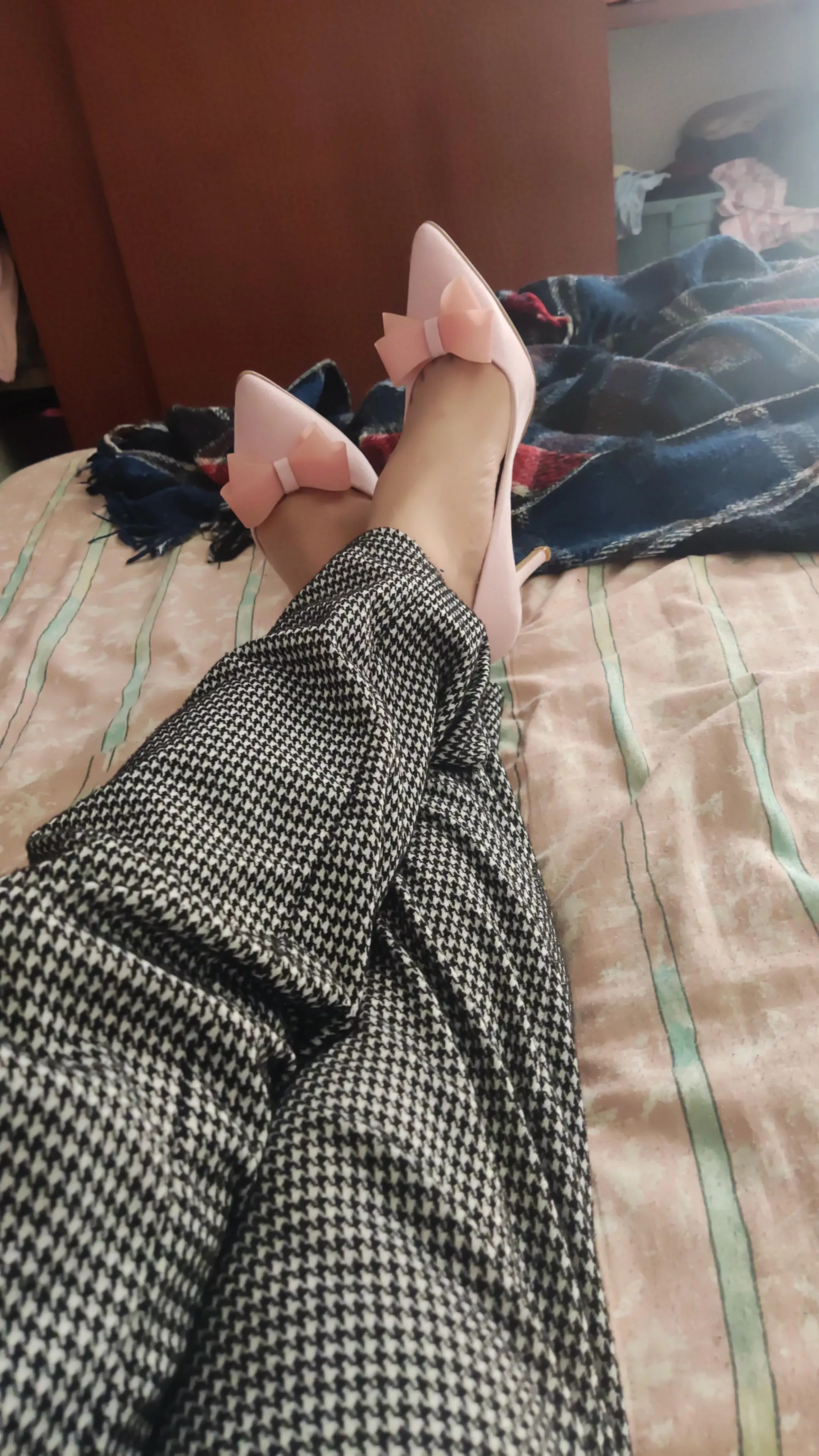 Guys can wear heels too 😊 posted by Lonely_Nectarine9264